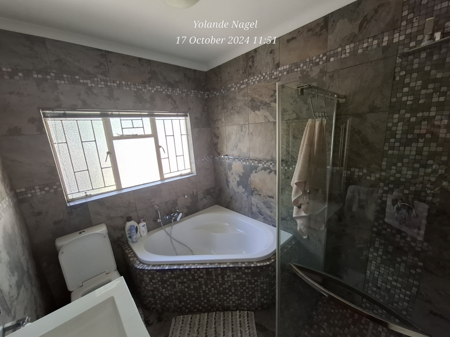 3 Bedroom Property for Sale in Aviary Hill KwaZulu-Natal