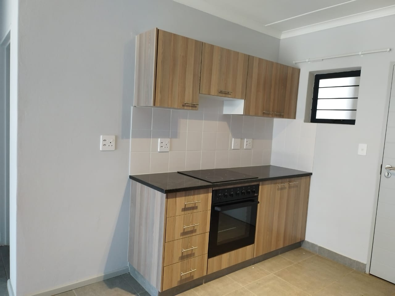 To Let 2 Bedroom Property for Rent in Umbogintwini KwaZulu-Natal