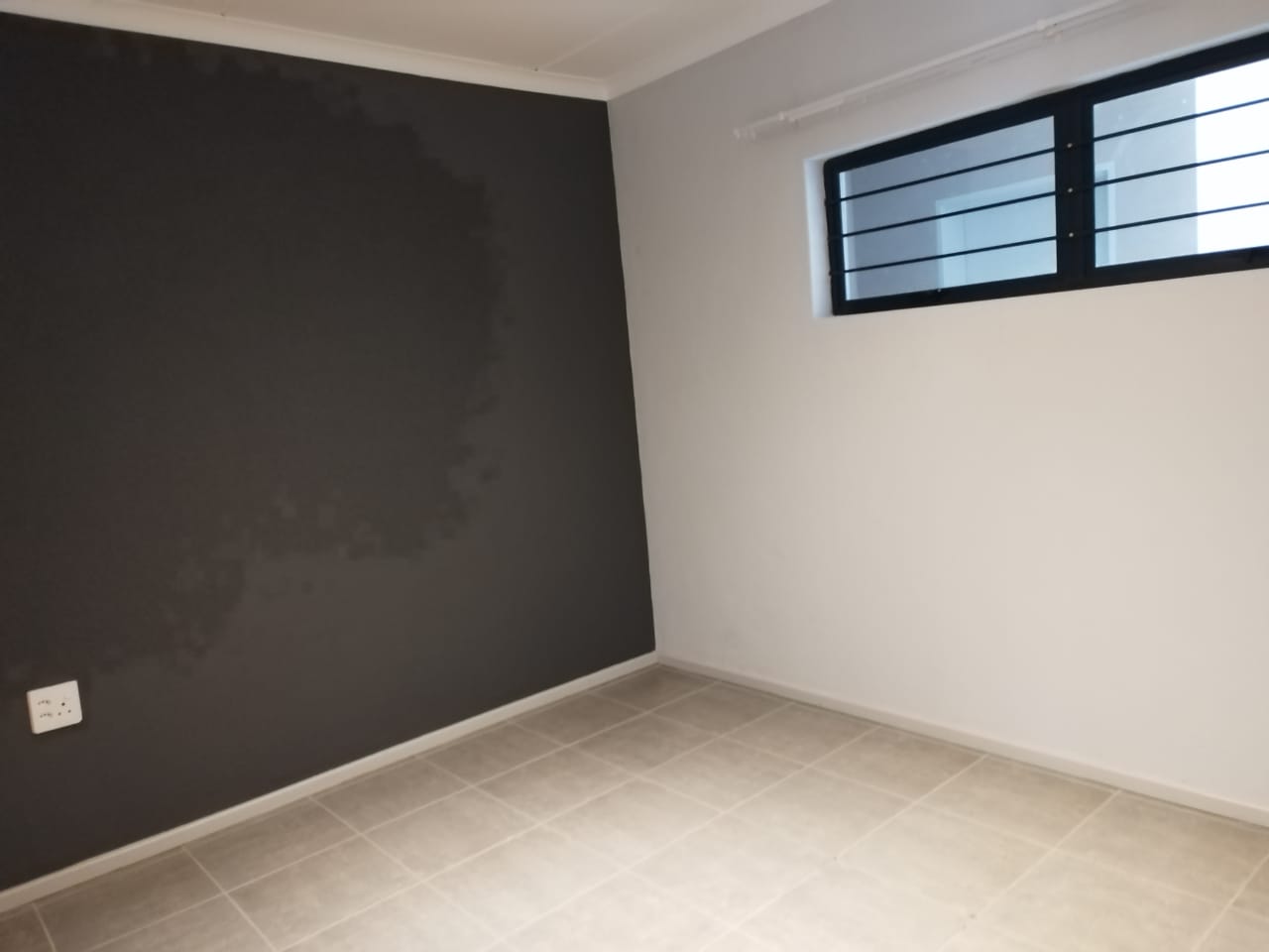 To Let 2 Bedroom Property for Rent in Umbogintwini KwaZulu-Natal