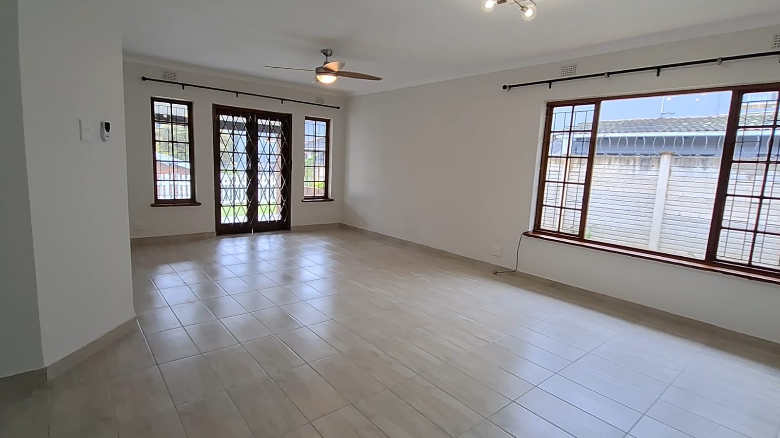 3 Bedroom Property for Sale in Amanzimtoti KwaZulu-Natal