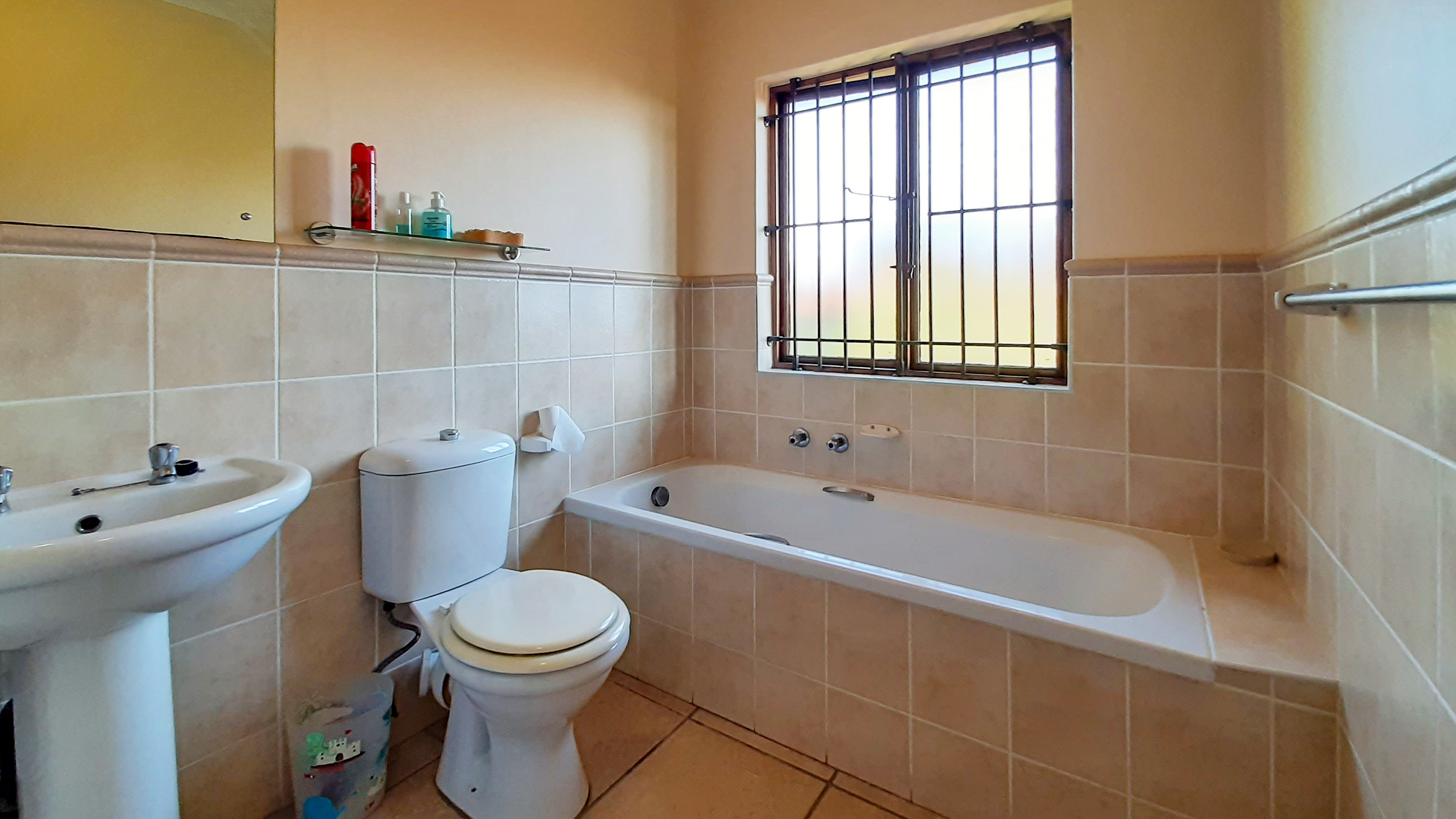 3 Bedroom Property for Sale in Wakenshaw Estate KwaZulu-Natal