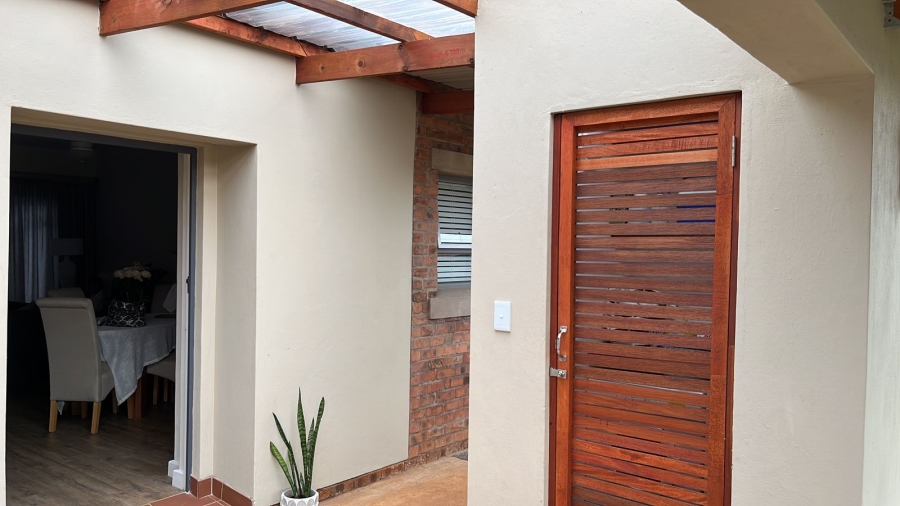 1 Bedroom Property for Sale in St Johns Village KwaZulu-Natal