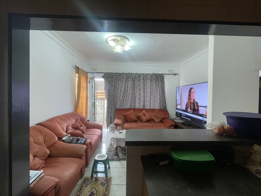 To Let 4 Bedroom Property for Rent in Escombe KwaZulu-Natal