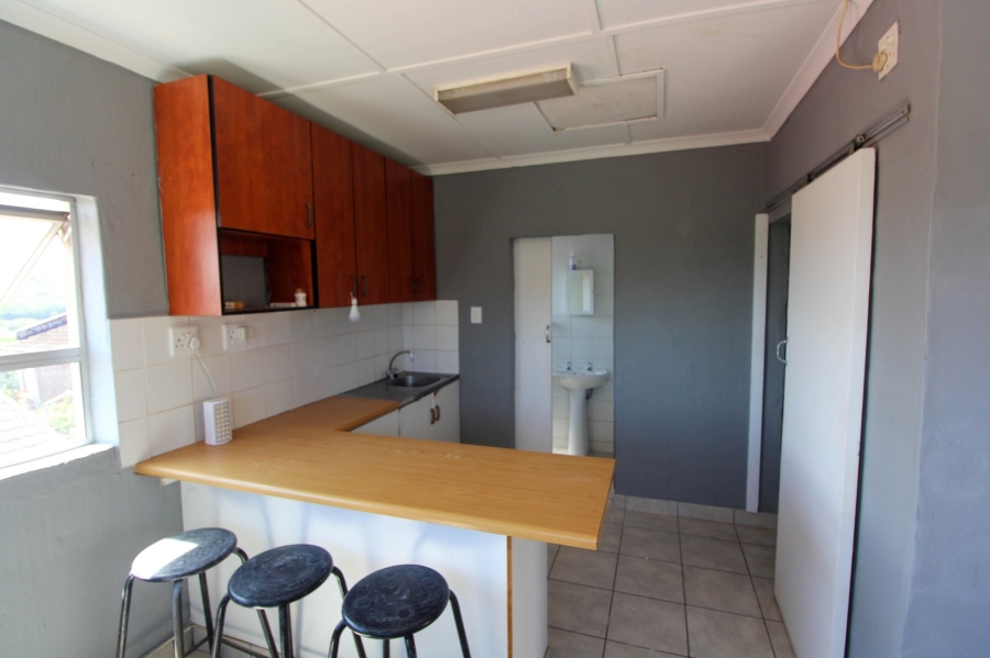 To Let 1 Bedroom Property for Rent in Ocean View KwaZulu-Natal