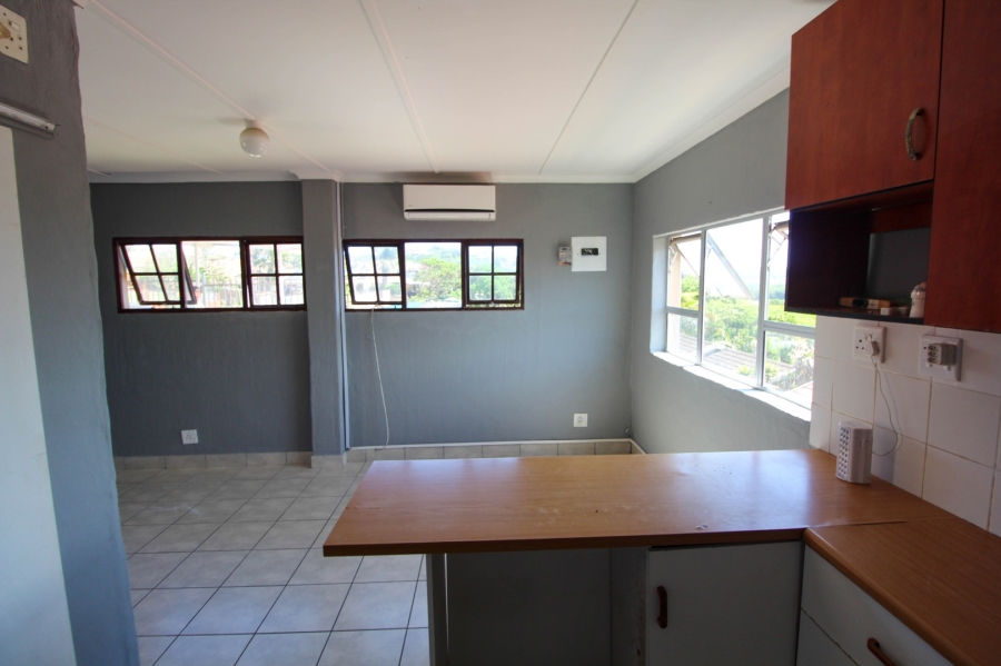 To Let 1 Bedroom Property for Rent in Ocean View KwaZulu-Natal