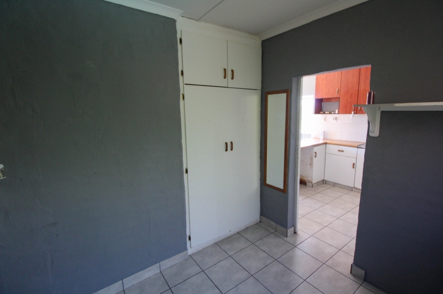 To Let 1 Bedroom Property for Rent in Ocean View KwaZulu-Natal