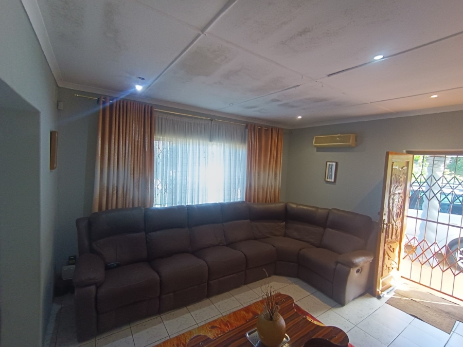 3 Bedroom Property for Sale in Montclair KwaZulu-Natal