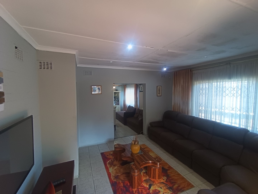 3 Bedroom Property for Sale in Montclair KwaZulu-Natal