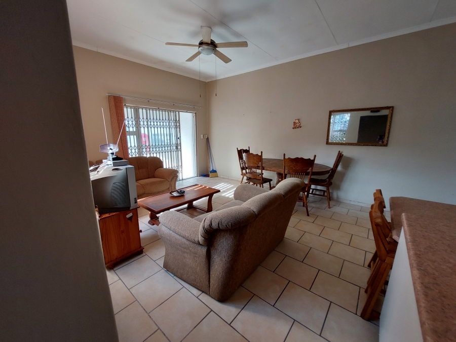 To Let 2 Bedroom Property for Rent in Margate KwaZulu-Natal