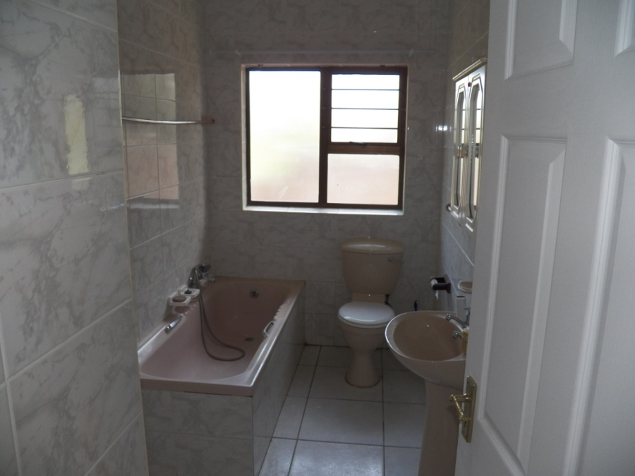 To Let 4 Bedroom Property for Rent in Meer En See KwaZulu-Natal