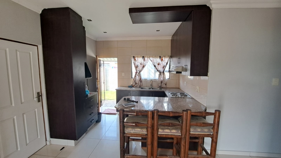 To Let 2 Bedroom Property for Rent in Birdswood KwaZulu-Natal