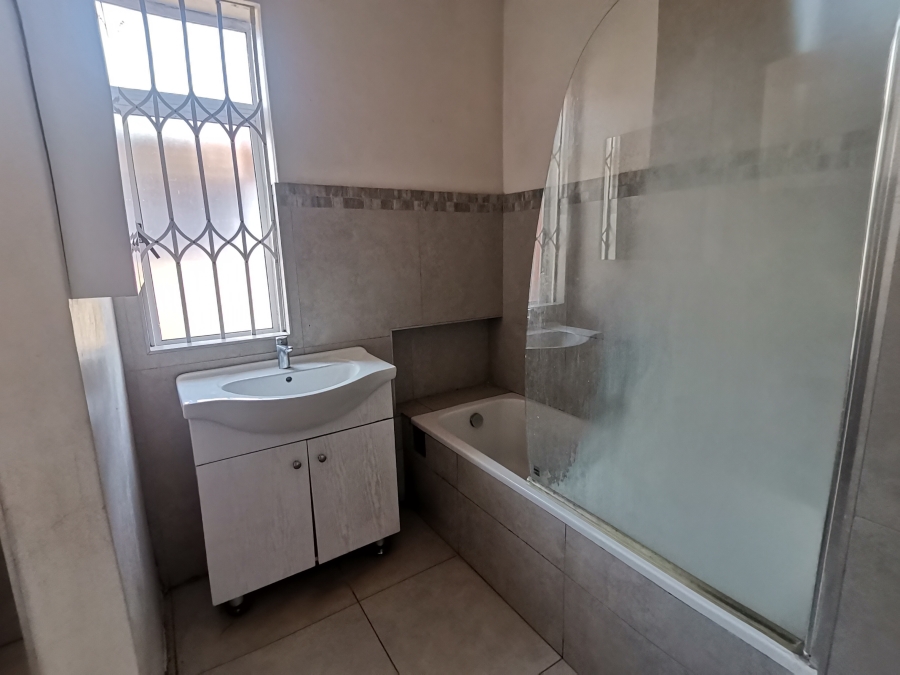 To Let 2 Bedroom Property for Rent in Umbilo KwaZulu-Natal