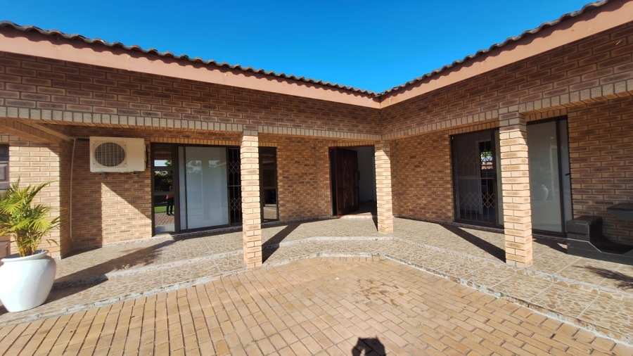 To Let 7 Bedroom Property for Rent in Birdswood KwaZulu-Natal