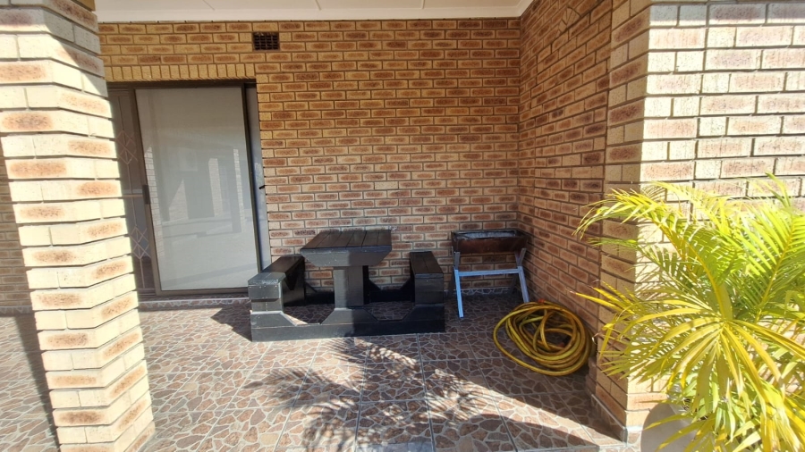 To Let 7 Bedroom Property for Rent in Birdswood KwaZulu-Natal