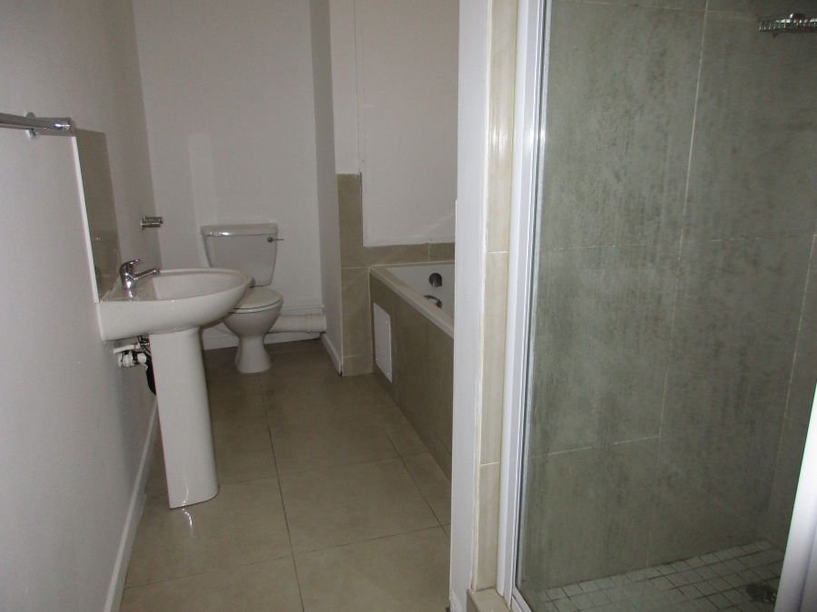 To Let 1 Bedroom Property for Rent in Westbrook KwaZulu-Natal