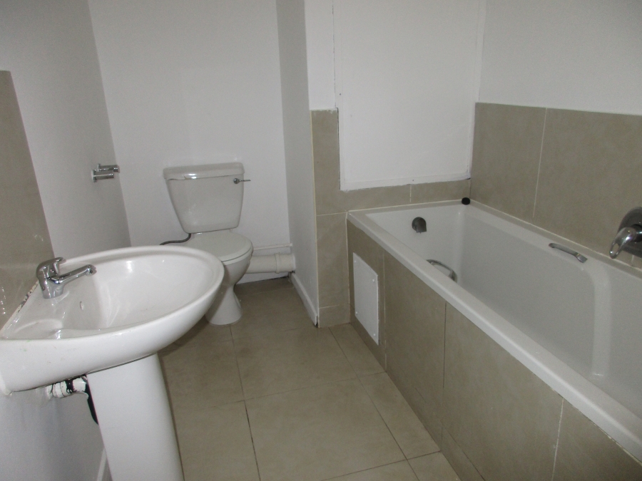 To Let 1 Bedroom Property for Rent in Westbrook KwaZulu-Natal