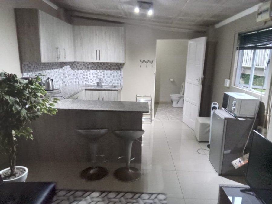 To Let 1 Bedroom Property for Rent in Westridge KwaZulu-Natal