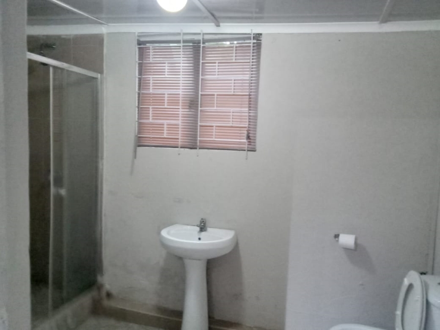 To Let 1 Bedroom Property for Rent in Westridge KwaZulu-Natal