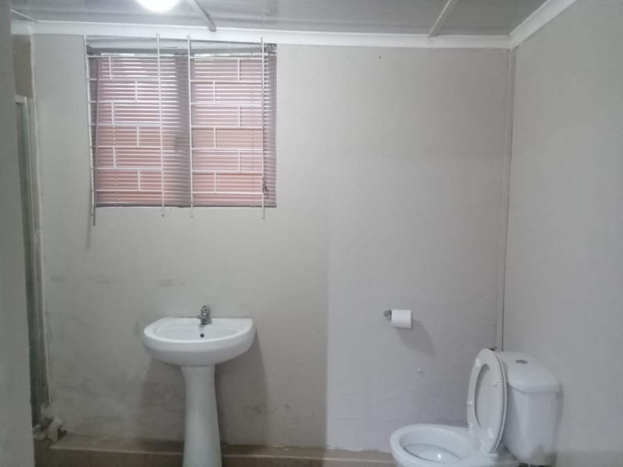 To Let 1 Bedroom Property for Rent in Westridge KwaZulu-Natal