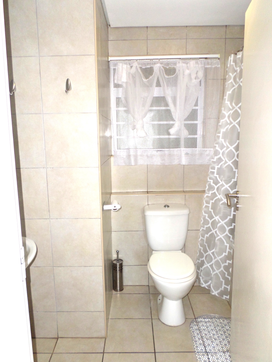 To Let 1 Bedroom Property for Rent in New Town Centre KwaZulu-Natal