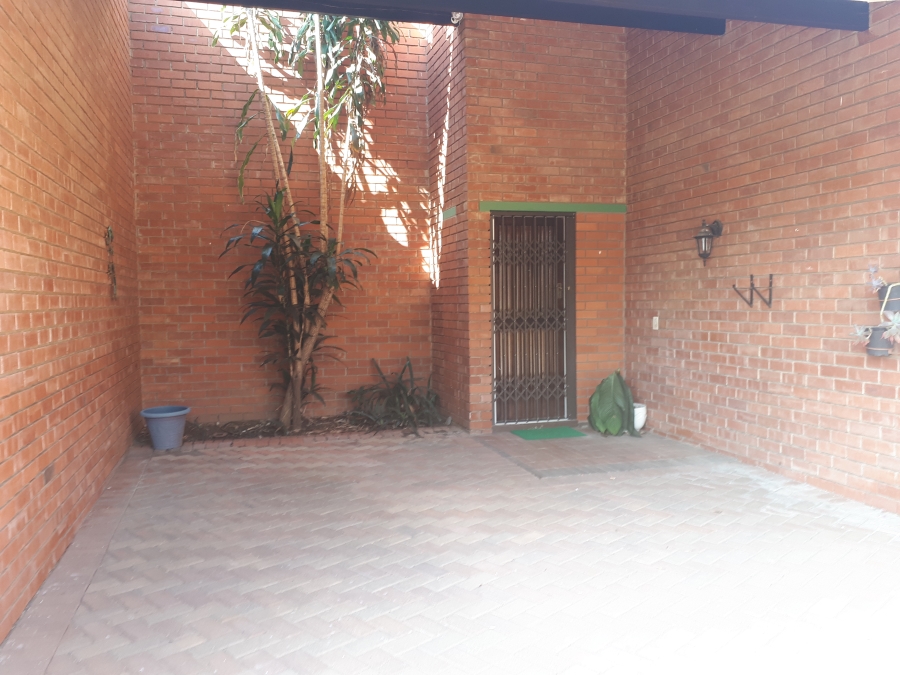 To Let 4 Bedroom Property for Rent in Aviary Hill KwaZulu-Natal