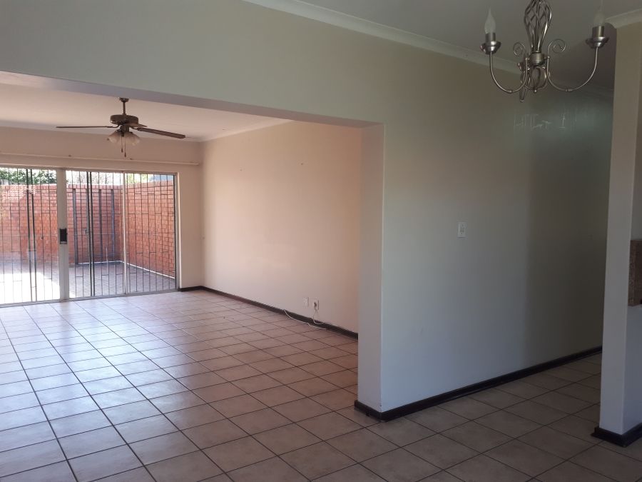 To Let 4 Bedroom Property for Rent in Aviary Hill KwaZulu-Natal