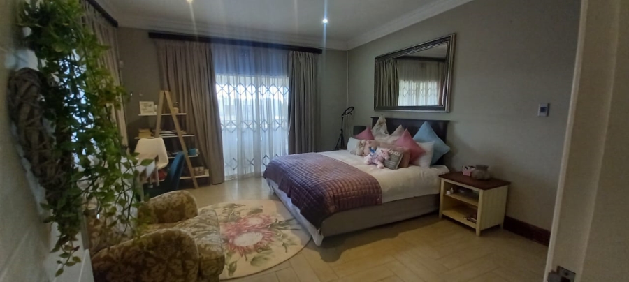 5 Bedroom Property for Sale in Glen Ashley KwaZulu-Natal