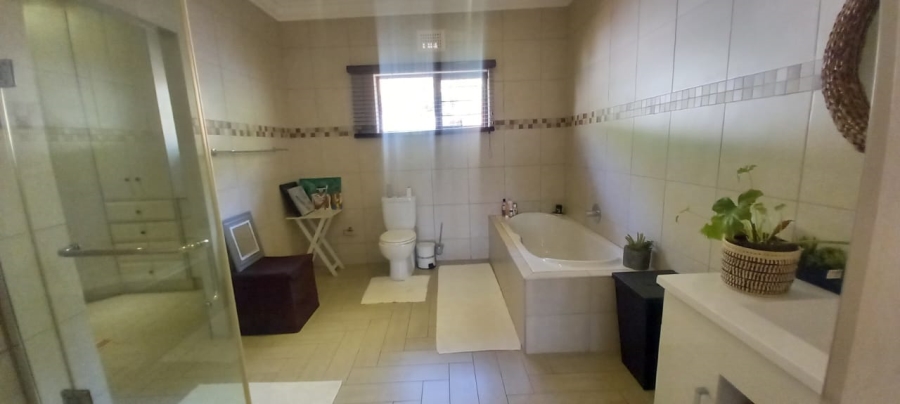 5 Bedroom Property for Sale in Glen Ashley KwaZulu-Natal