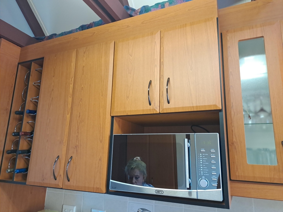 1 Bedroom Property for Sale in Uvongo Beach KwaZulu-Natal