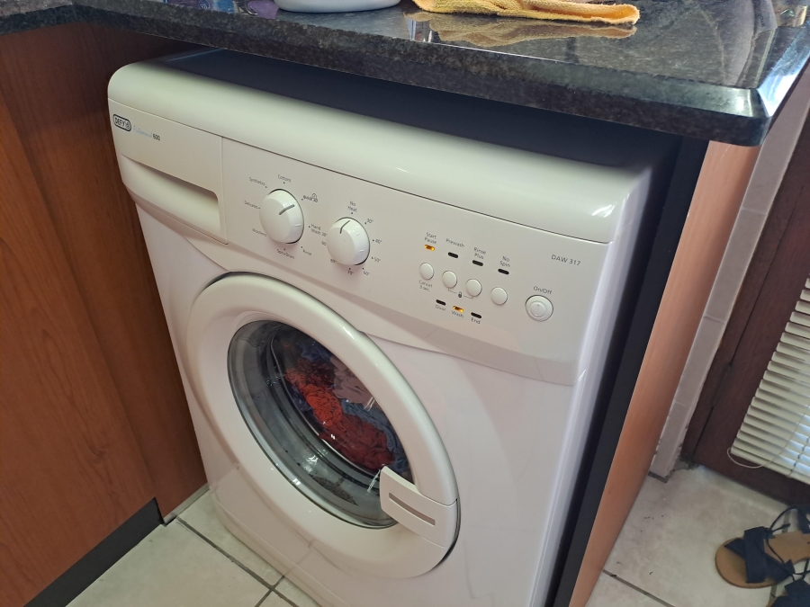 1 Bedroom Property for Sale in Uvongo Beach KwaZulu-Natal
