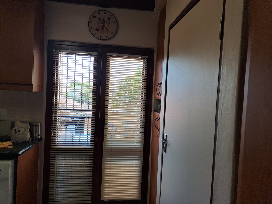 1 Bedroom Property for Sale in Uvongo Beach KwaZulu-Natal