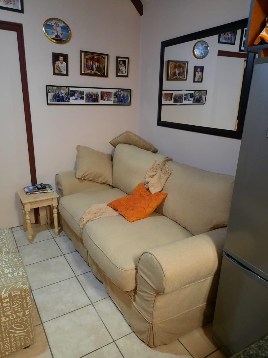 1 Bedroom Property for Sale in Uvongo Beach KwaZulu-Natal
