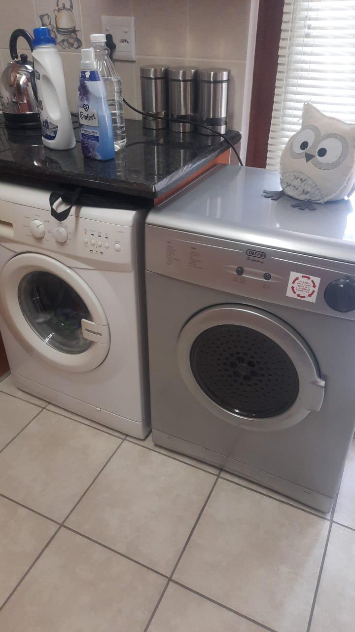 1 Bedroom Property for Sale in Uvongo Beach KwaZulu-Natal