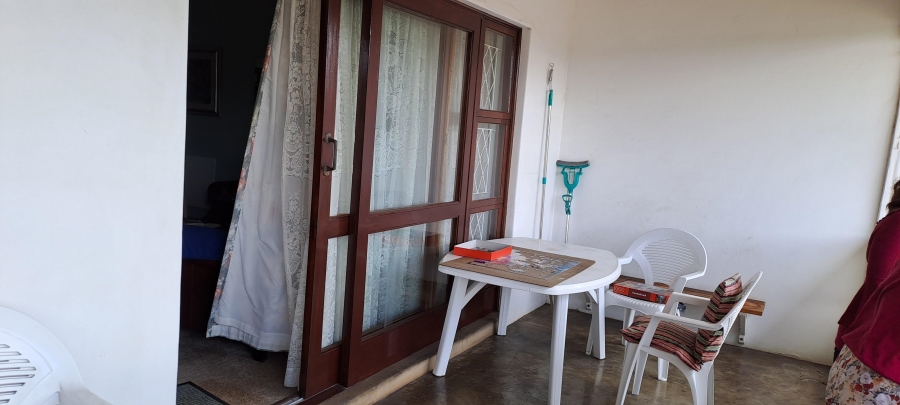 8 Bedroom Property for Sale in Manaba Beach KwaZulu-Natal