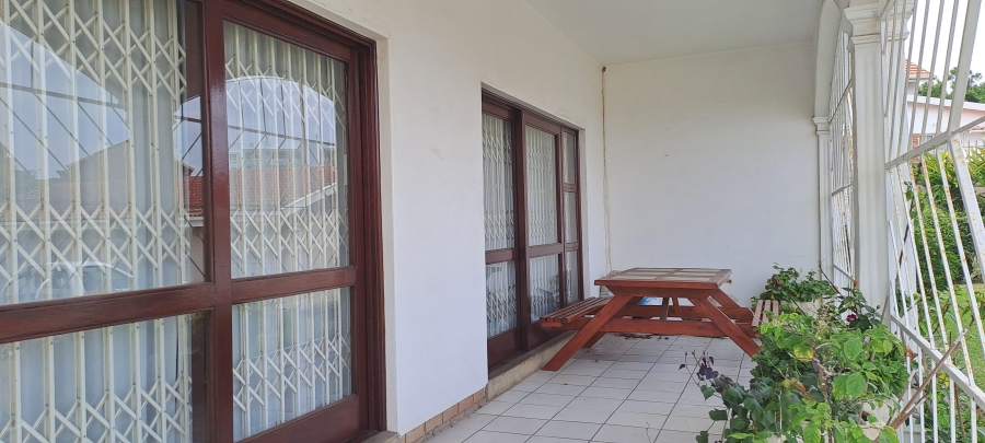 8 Bedroom Property for Sale in Manaba Beach KwaZulu-Natal