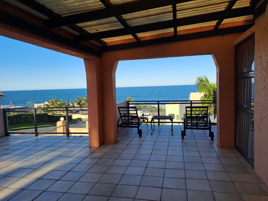 8 Bedroom Property for Sale in Manaba Beach KwaZulu-Natal