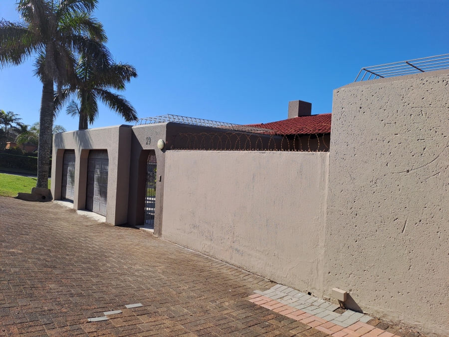 8 Bedroom Property for Sale in Manaba Beach KwaZulu-Natal