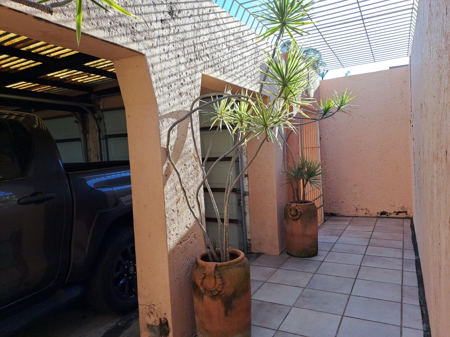 8 Bedroom Property for Sale in Manaba Beach KwaZulu-Natal