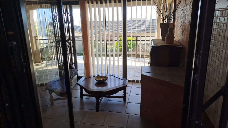 8 Bedroom Property for Sale in Manaba Beach KwaZulu-Natal