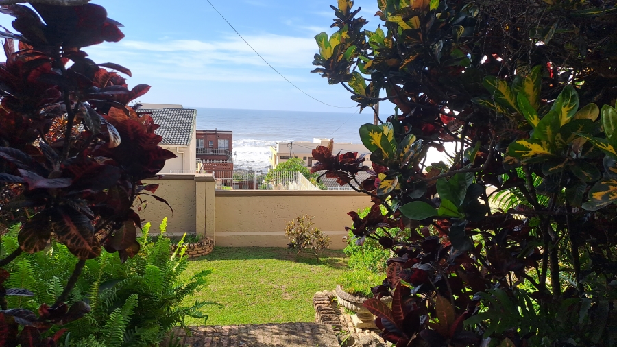 8 Bedroom Property for Sale in Manaba Beach KwaZulu-Natal