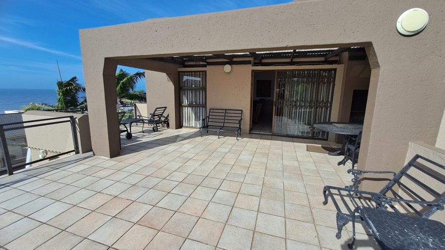 8 Bedroom Property for Sale in Manaba Beach KwaZulu-Natal