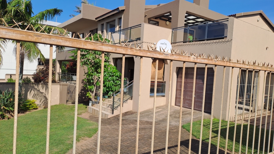 8 Bedroom Property for Sale in Manaba Beach KwaZulu-Natal