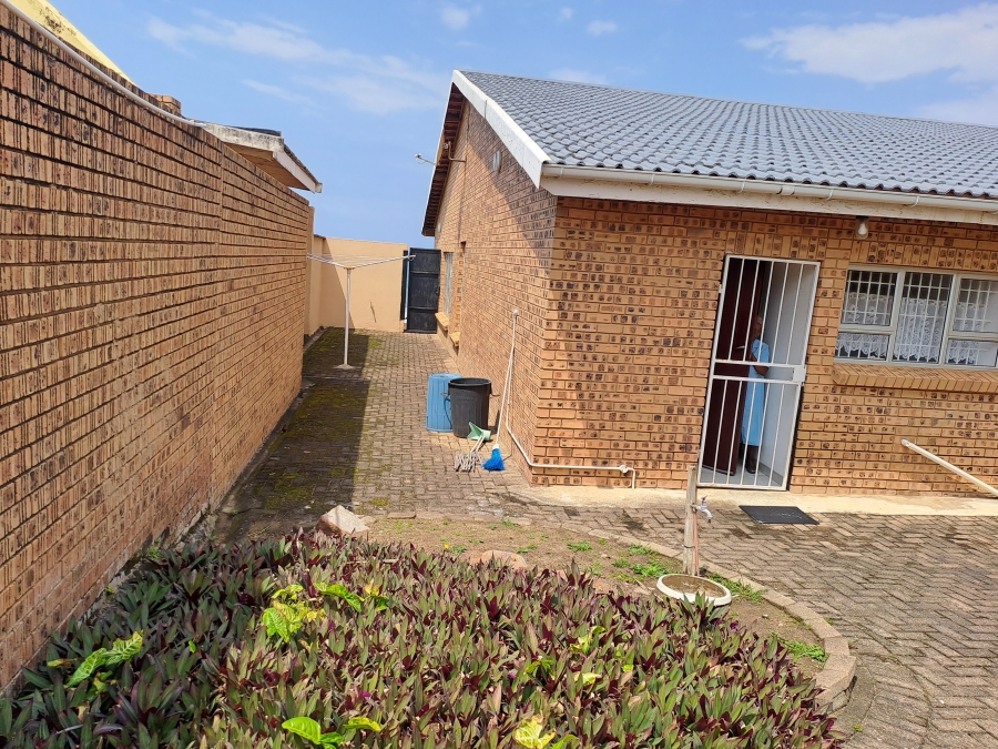 6 Bedroom Property for Sale in St Michaels On Sea KwaZulu-Natal