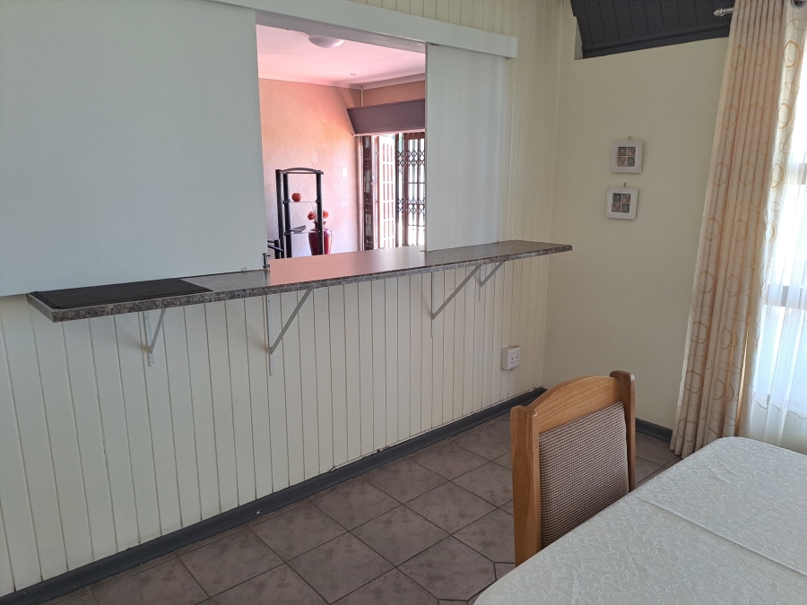 6 Bedroom Property for Sale in Uvongo Beach KwaZulu-Natal