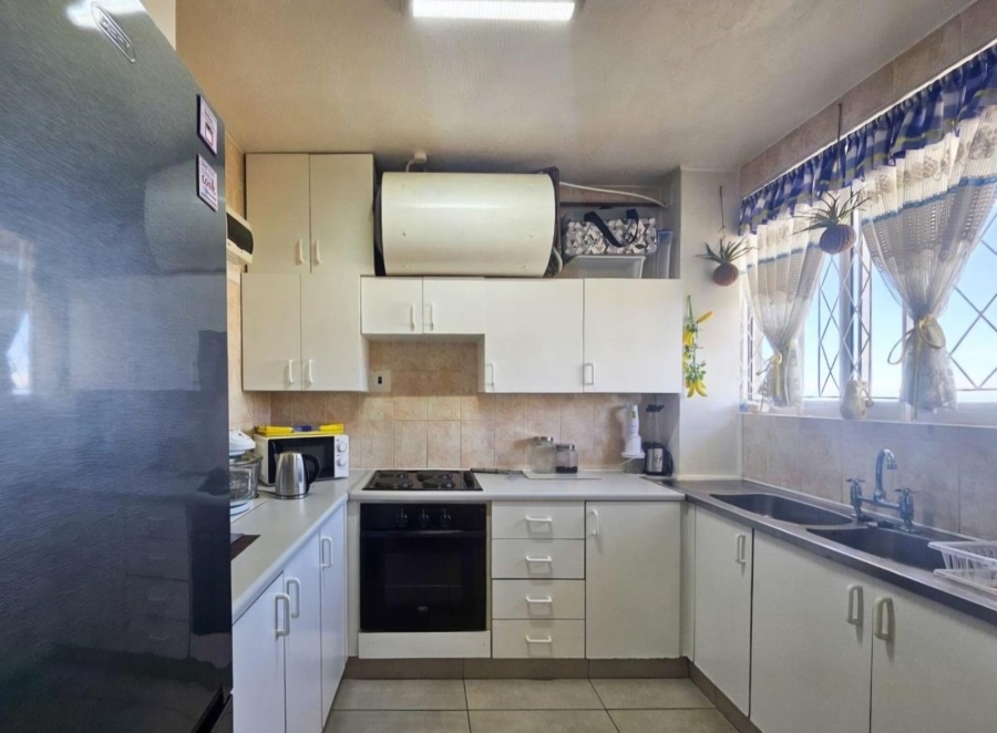 2 Bedroom Property for Sale in Amanzimtoti KwaZulu-Natal