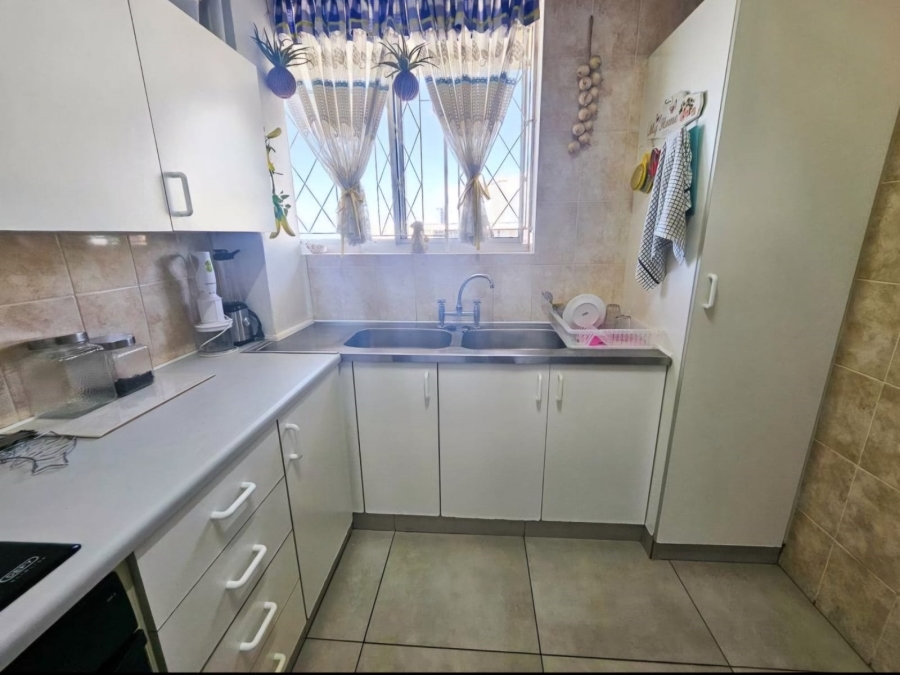 2 Bedroom Property for Sale in Amanzimtoti KwaZulu-Natal