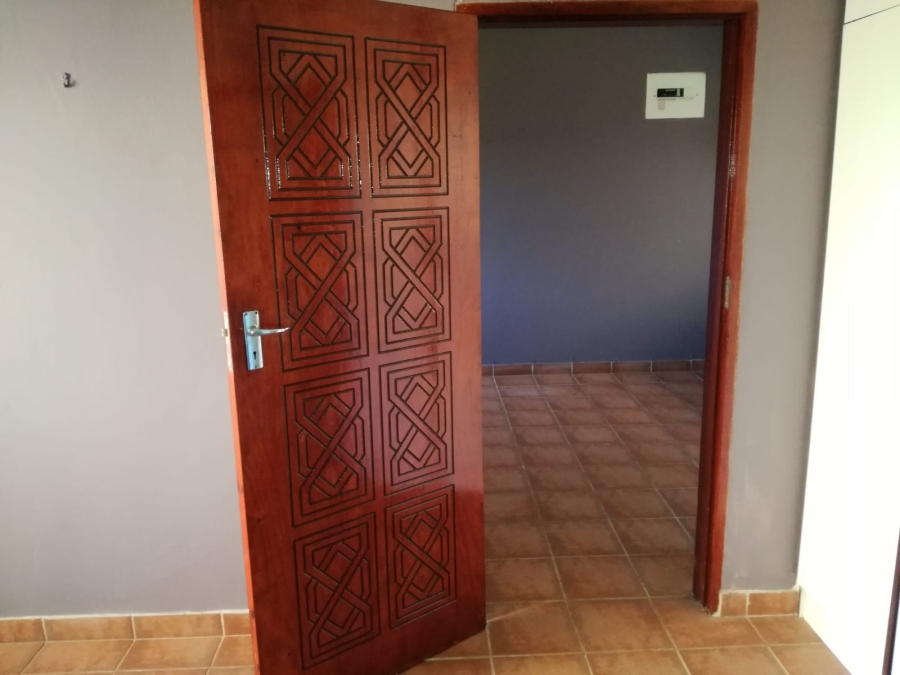 6 Bedroom Property for Sale in Grosvenor KwaZulu-Natal