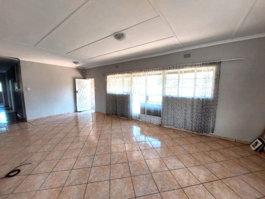 4 Bedroom Property for Sale in Huttenheights KwaZulu-Natal