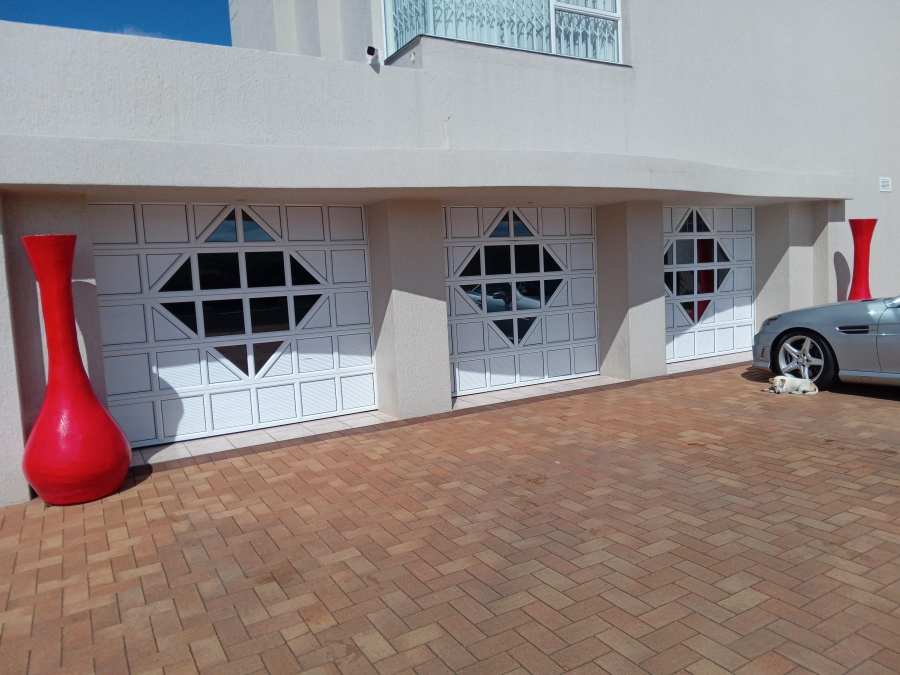 5 Bedroom Property for Sale in Oslo Beach KwaZulu-Natal