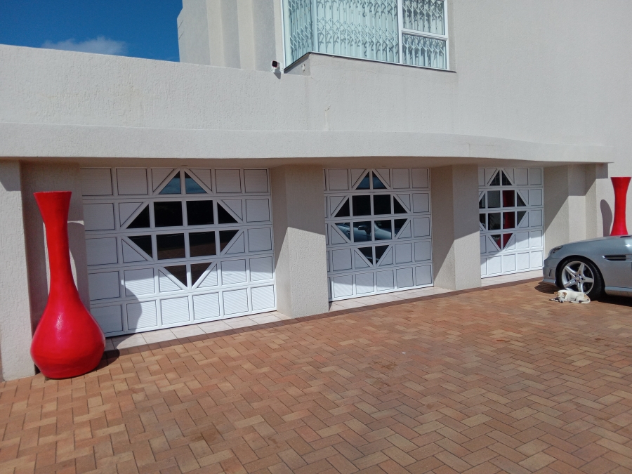 5 Bedroom Property for Sale in Oslo Beach KwaZulu-Natal